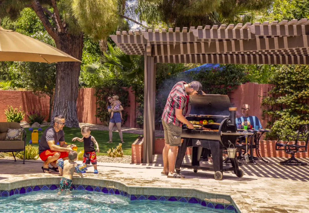 combination charcoal grill and smoker
